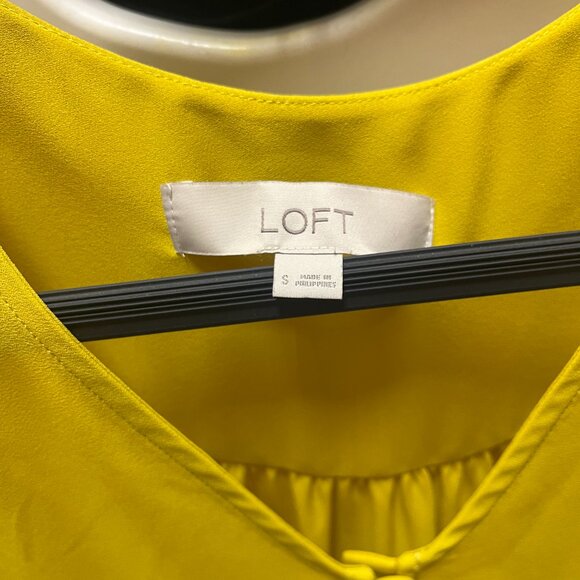 LOFT FLUTTER SLEEVE TOP MUSTARD YELLOW SIZE S - Picture 3 of 4